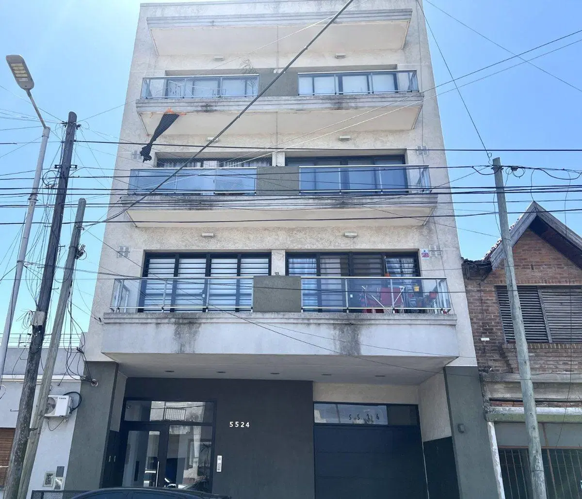 Venta departamento 2 ambientes con cochera Wilde 2