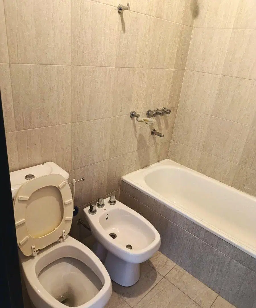 Venta departamento 2 ambientes con cochera Wilde 5