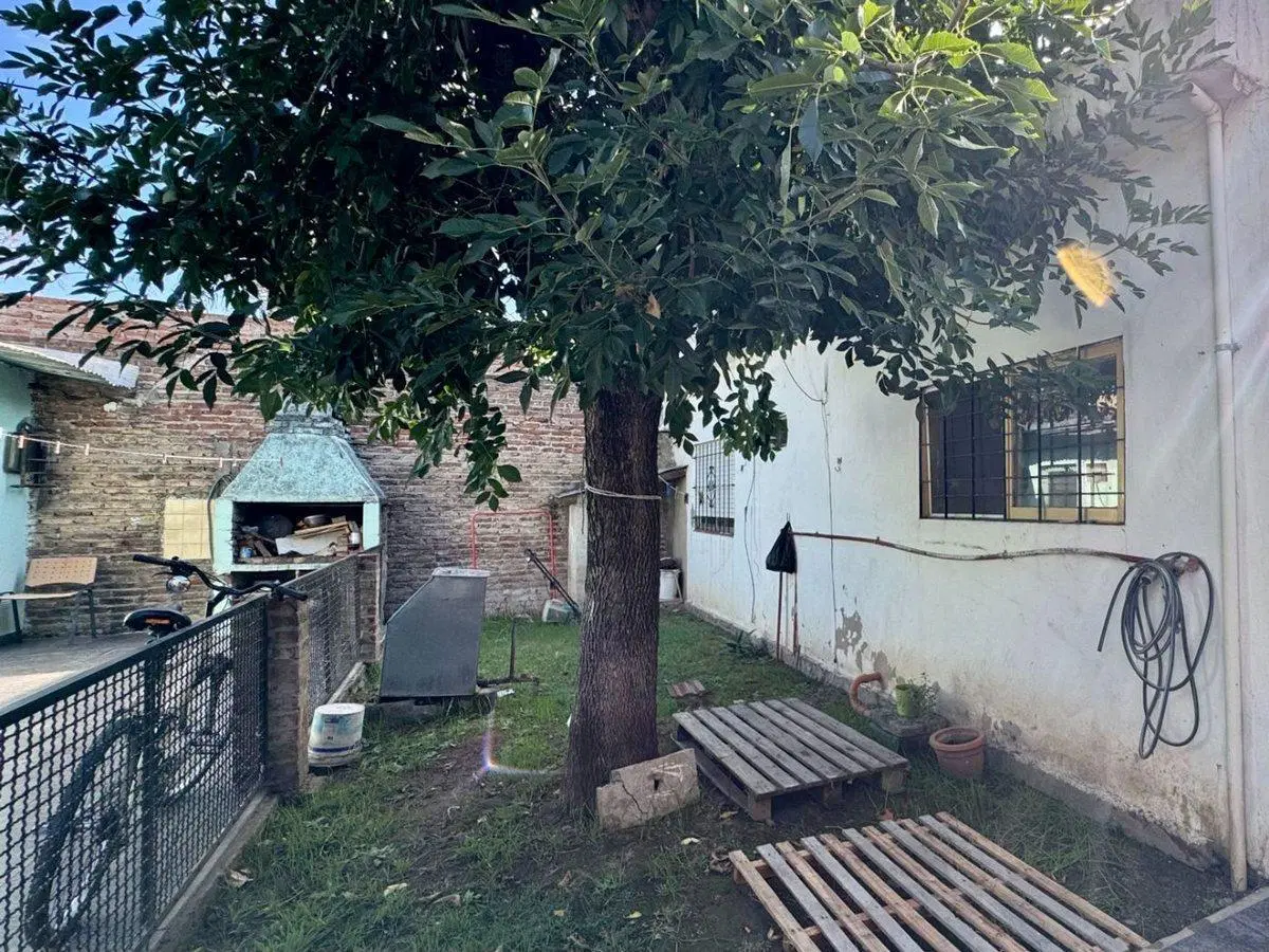 VENTA CASA CON DOS LOCALES COM EN HURLINGHAM 5