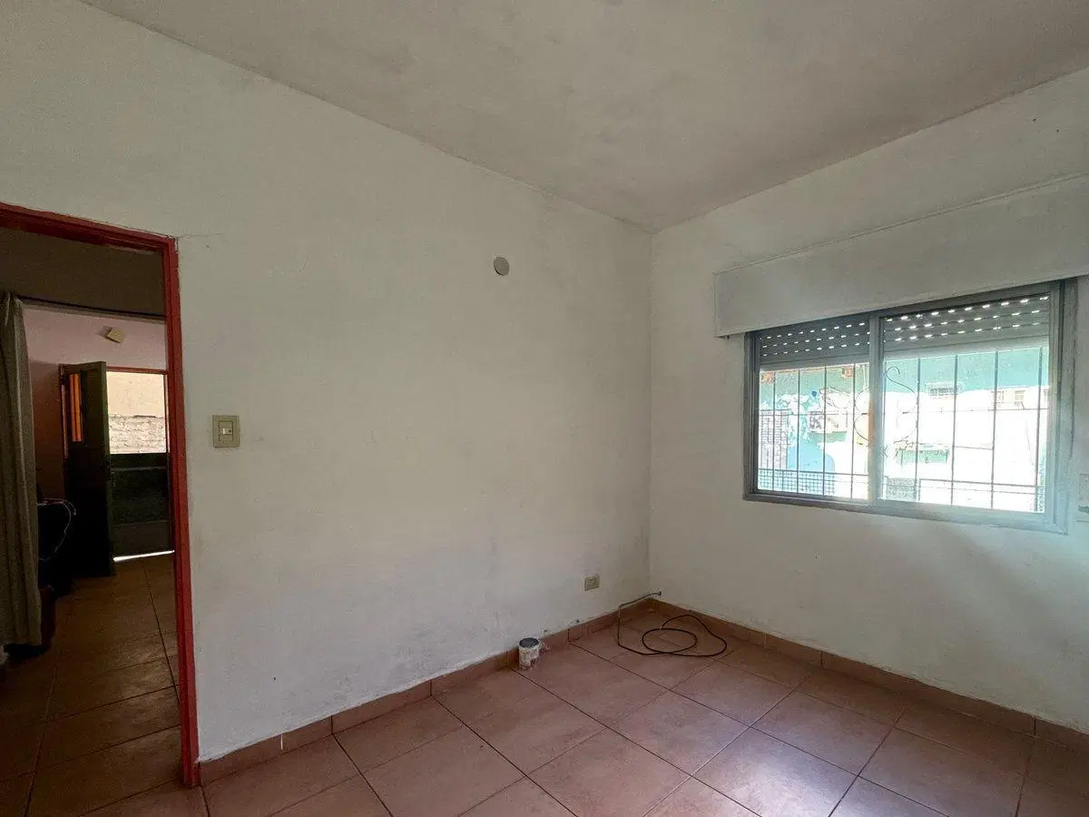 VENTA CASA CON DOS LOCALES COM EN HURLINGHAM 4