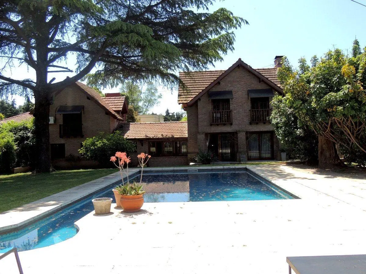 VENTA CASA EL CORTIJO MALVINAS ARGENTINAS 4