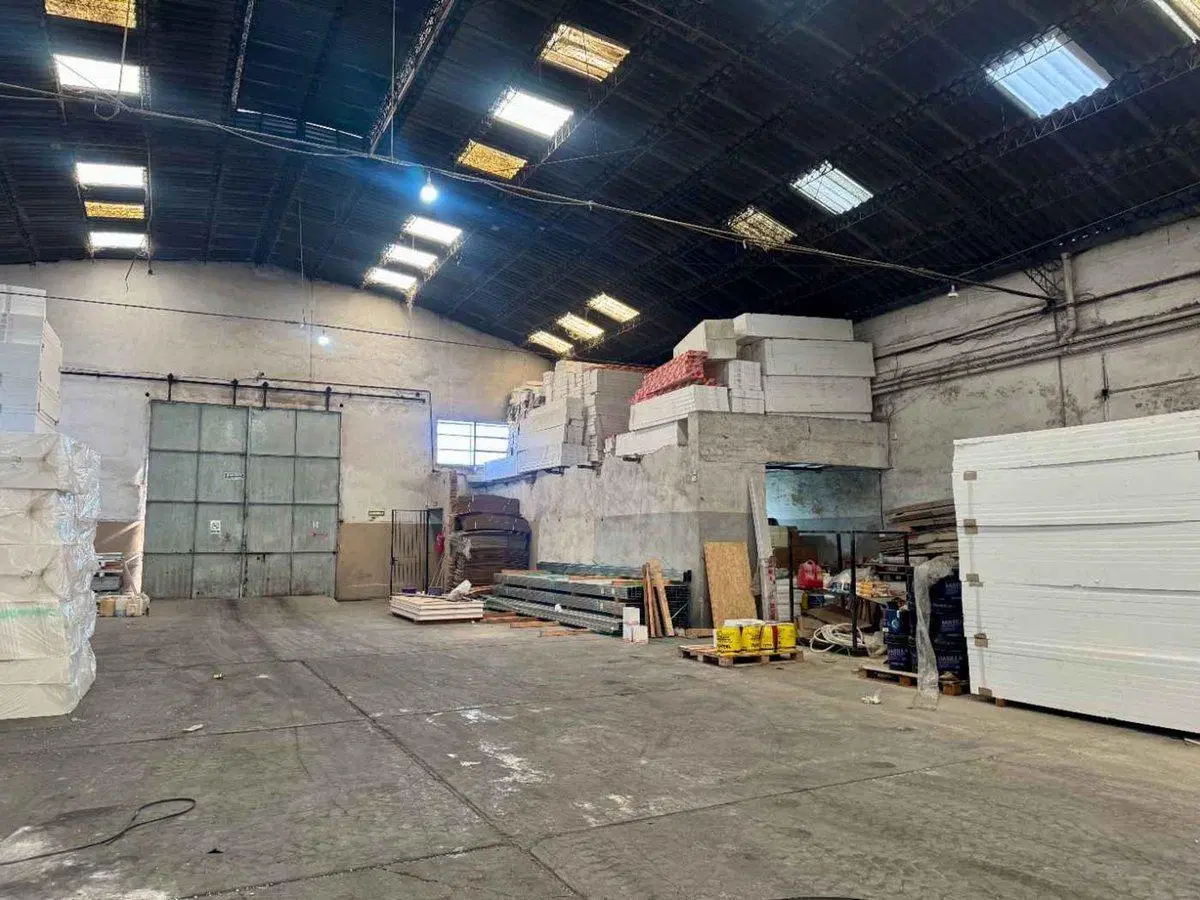 VENTA GALPON INDUSTRIAL LA TABLADA 2 ENTRADAS 5