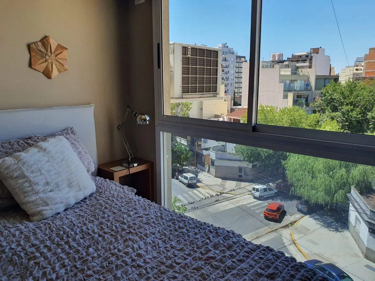 ALQUILER TEMPORARIO AMPLIO MONOAMBIENTE, PQUE CHAS 3