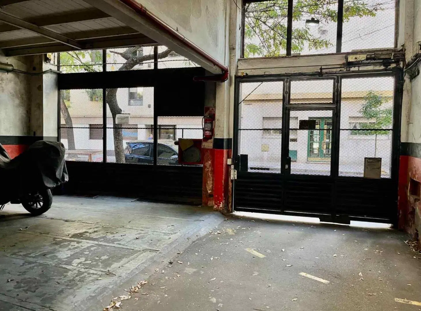 VENTA COCHERA FIJA Y CUBIERTA BALVANERA 5