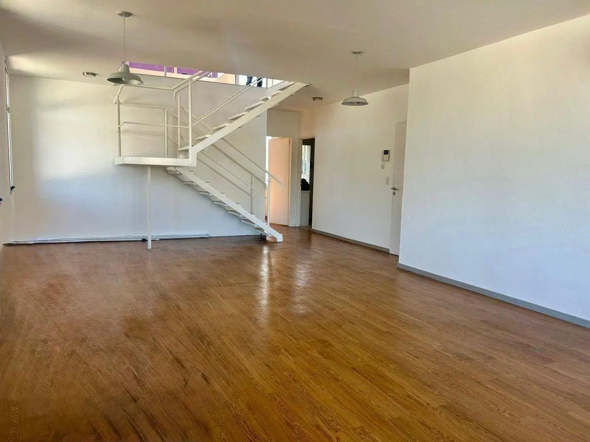 OFICINA EN ALQ .CON COCH. A MTS DE AV. LIBERTADOR 5