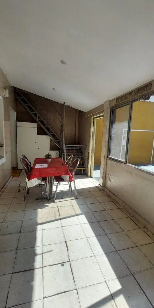 VENTA CASA USO FAMILIAR O COMERCIAL EXCELENTE ZONA 8