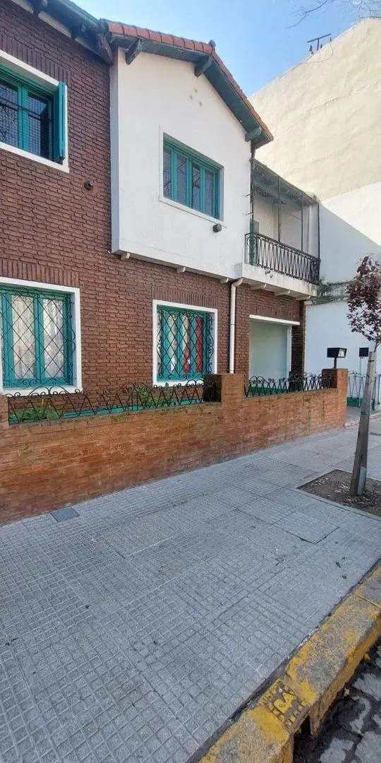 VENTA CASA USO FAMILIAR O COMERCIAL EXCELENTE ZONA 5