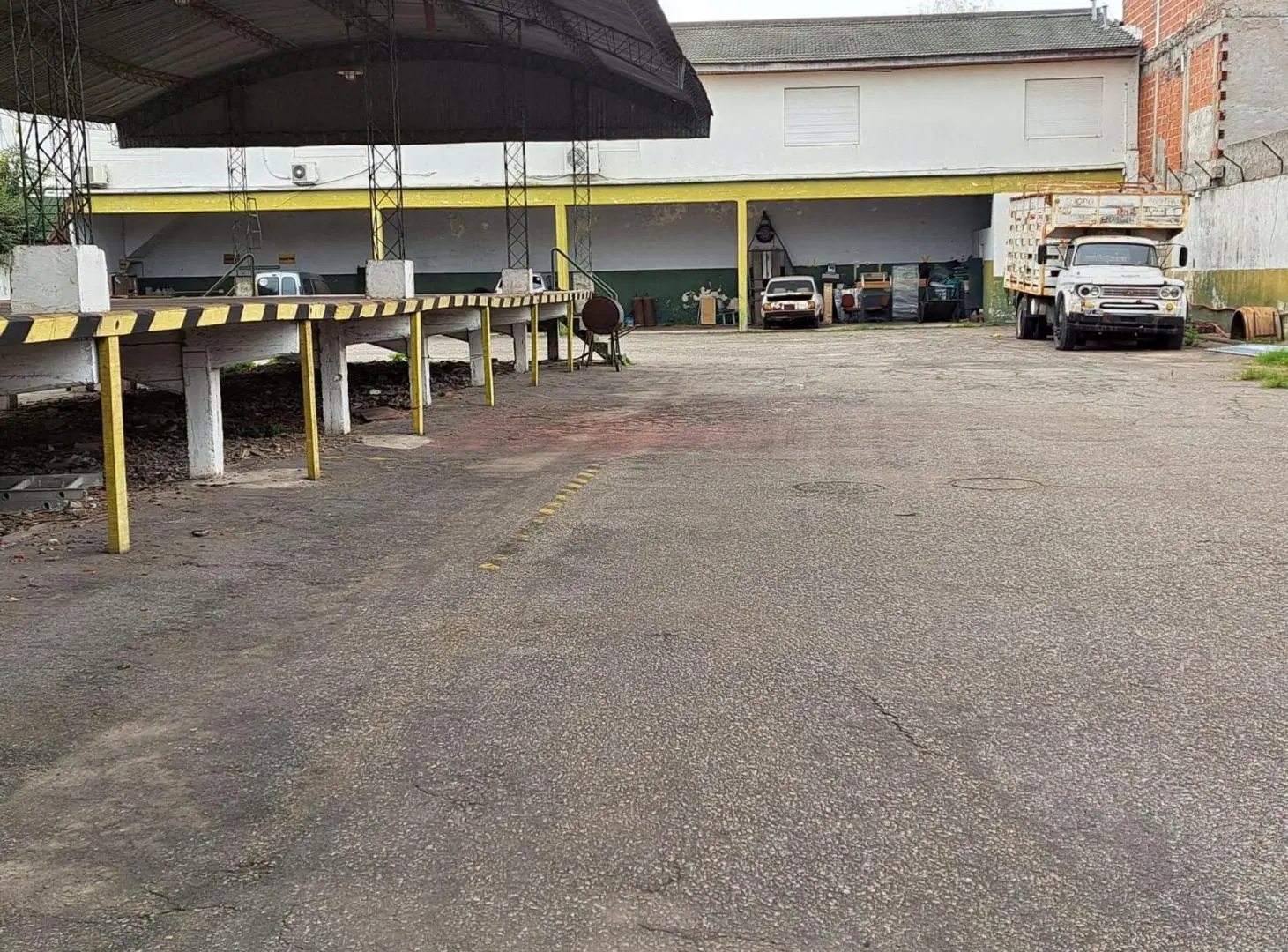 VENTA Galpon Oficinas Terreno estacionamiento lote 3