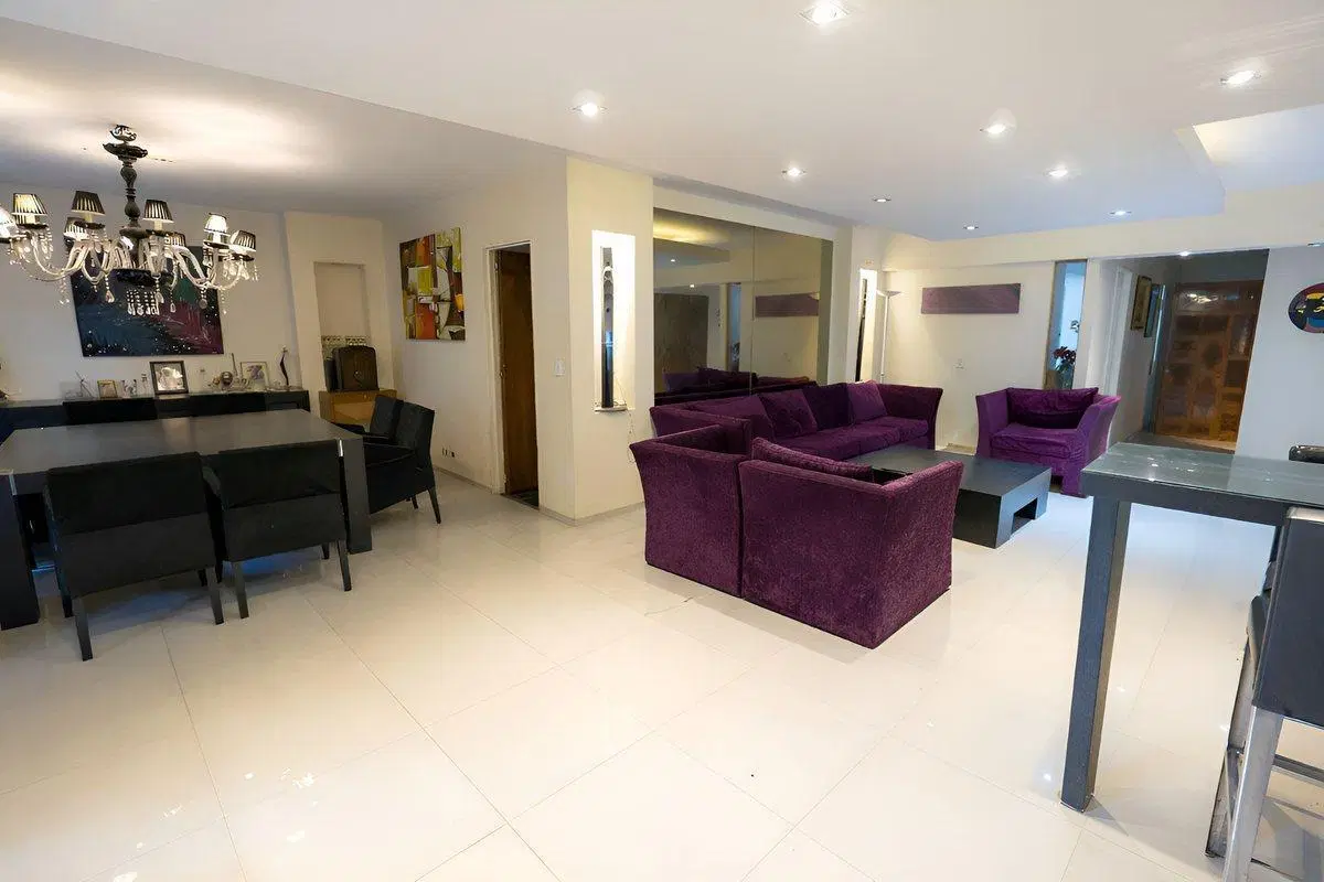VENTA DEPTO 4 AMB Y DEPCIA CON JARDIN Y COCHERA 3