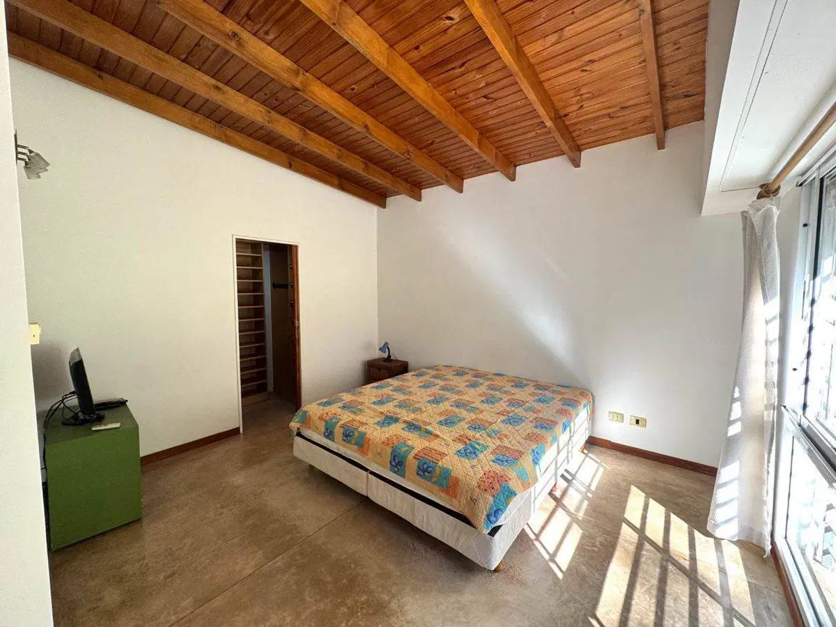 Casa 5 amb en Venta Parque Leloir jardín pileta 8