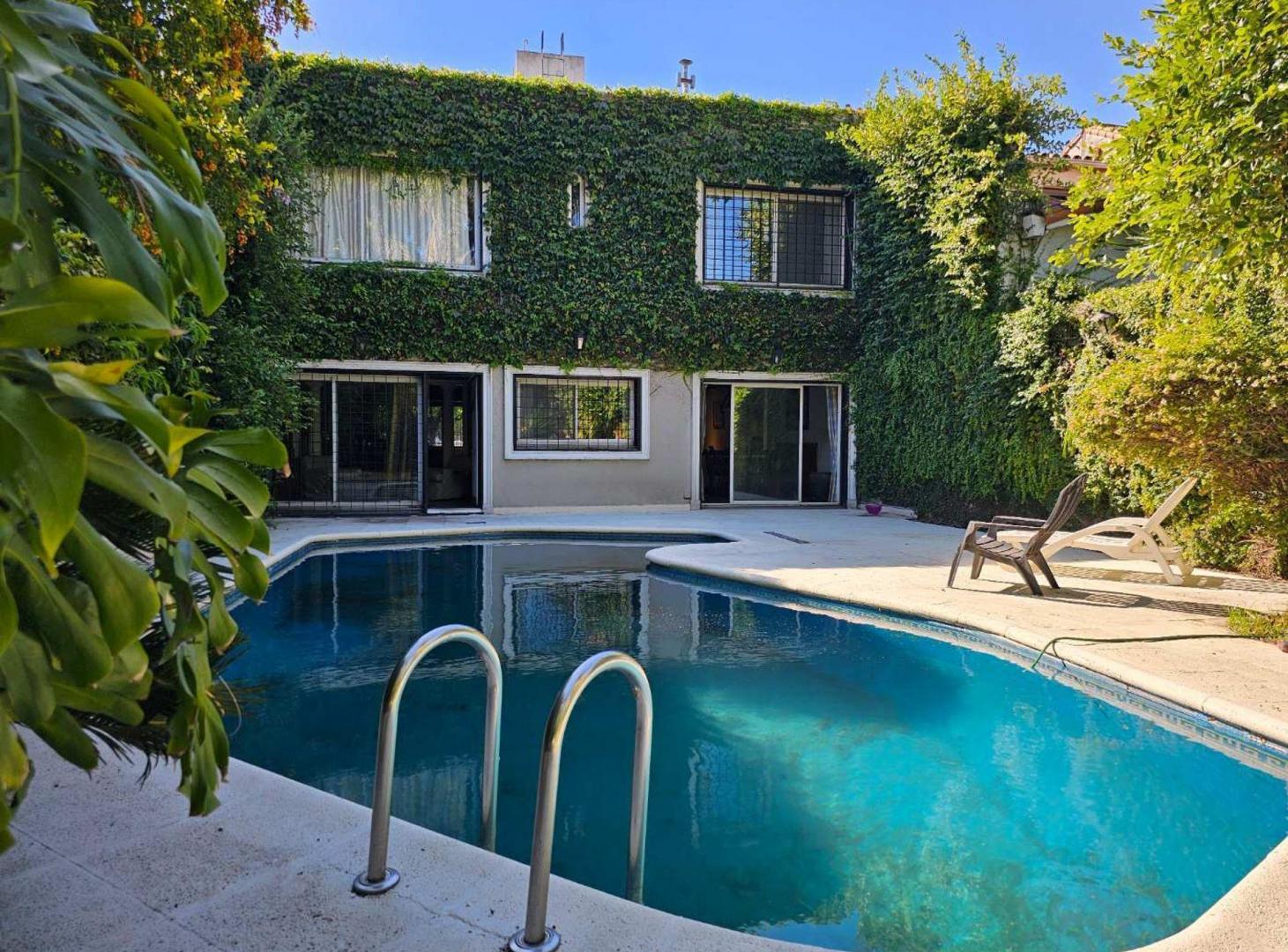 VENTA CASA 4 DORMITORIOS 2 PLANTAS SAAVEDRA PILETA
