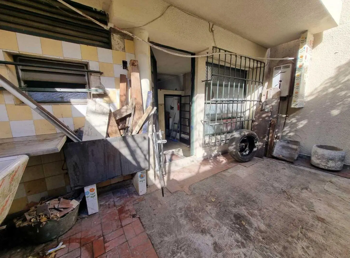 Local Comercial al frente Venta Caballito 2