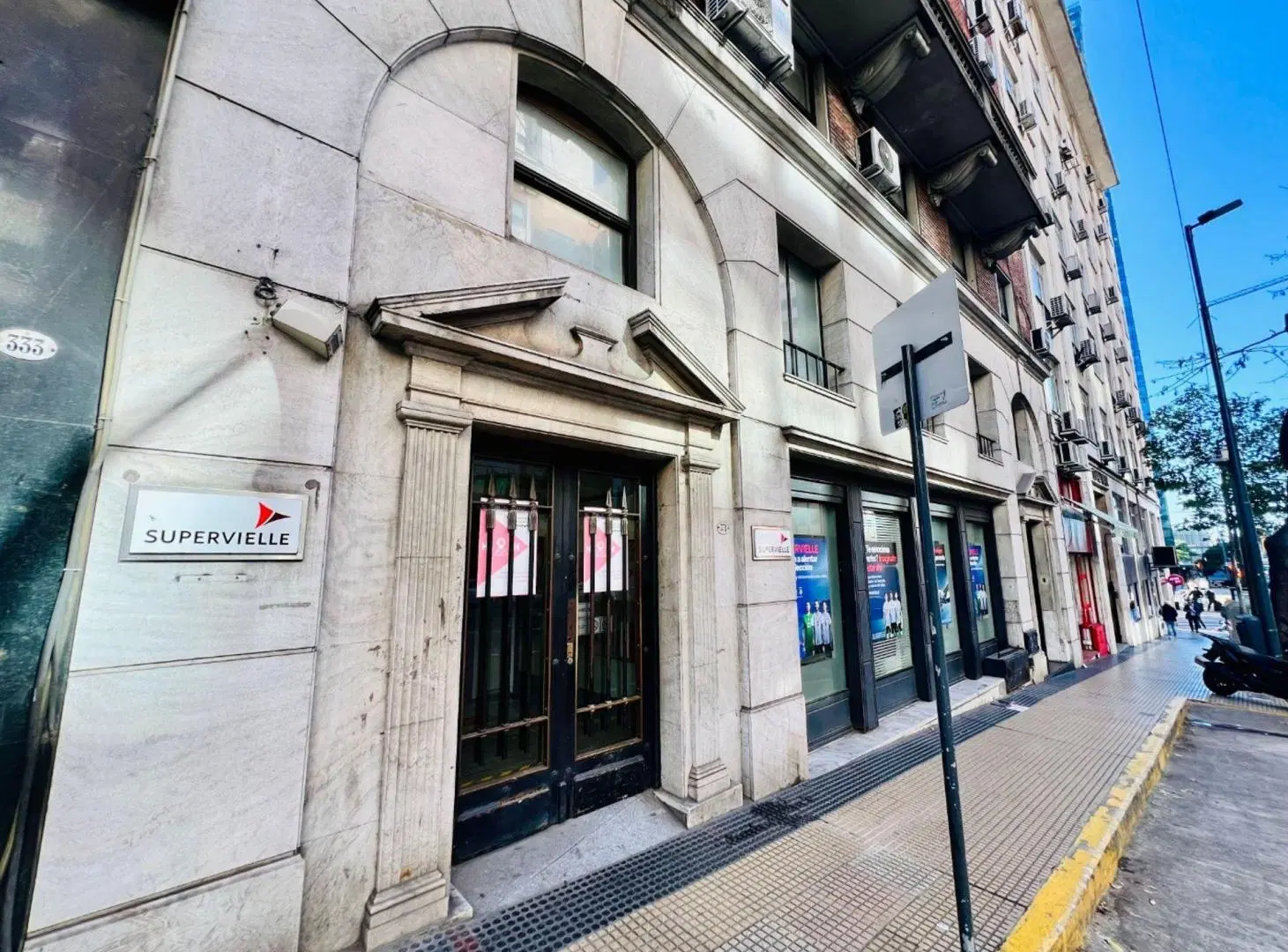 Alquiler Local Comercial Retiro sobre Av. Cordoba 5