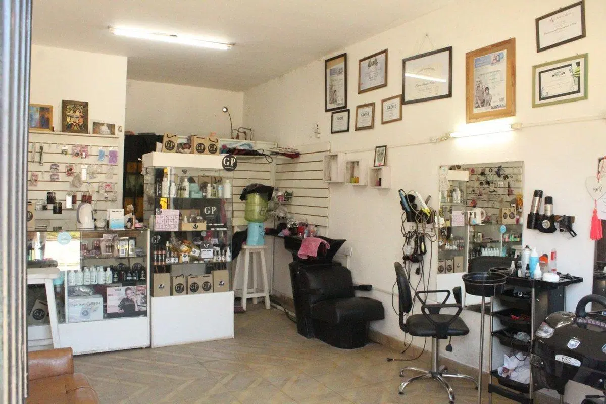CASA VENTA + 2 LOCALES COMERCIALES IDEAL INVERSOR 3