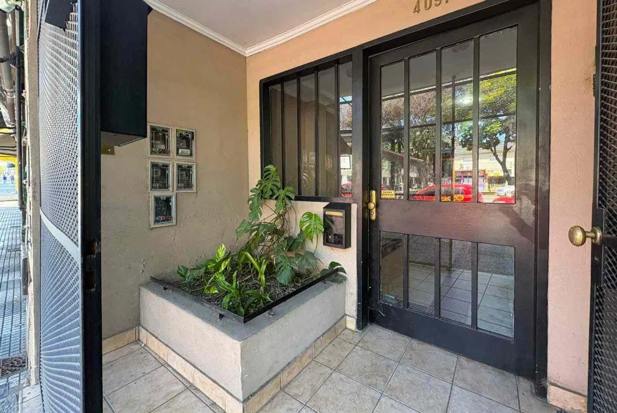 Dpto 2 Amb Venta La Lucila Balcón y Terraza Propia 4
