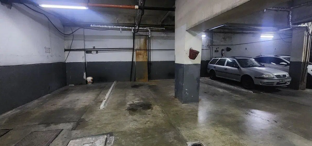 Cochera a la venta cubierta San Nicolás Catalinas 3