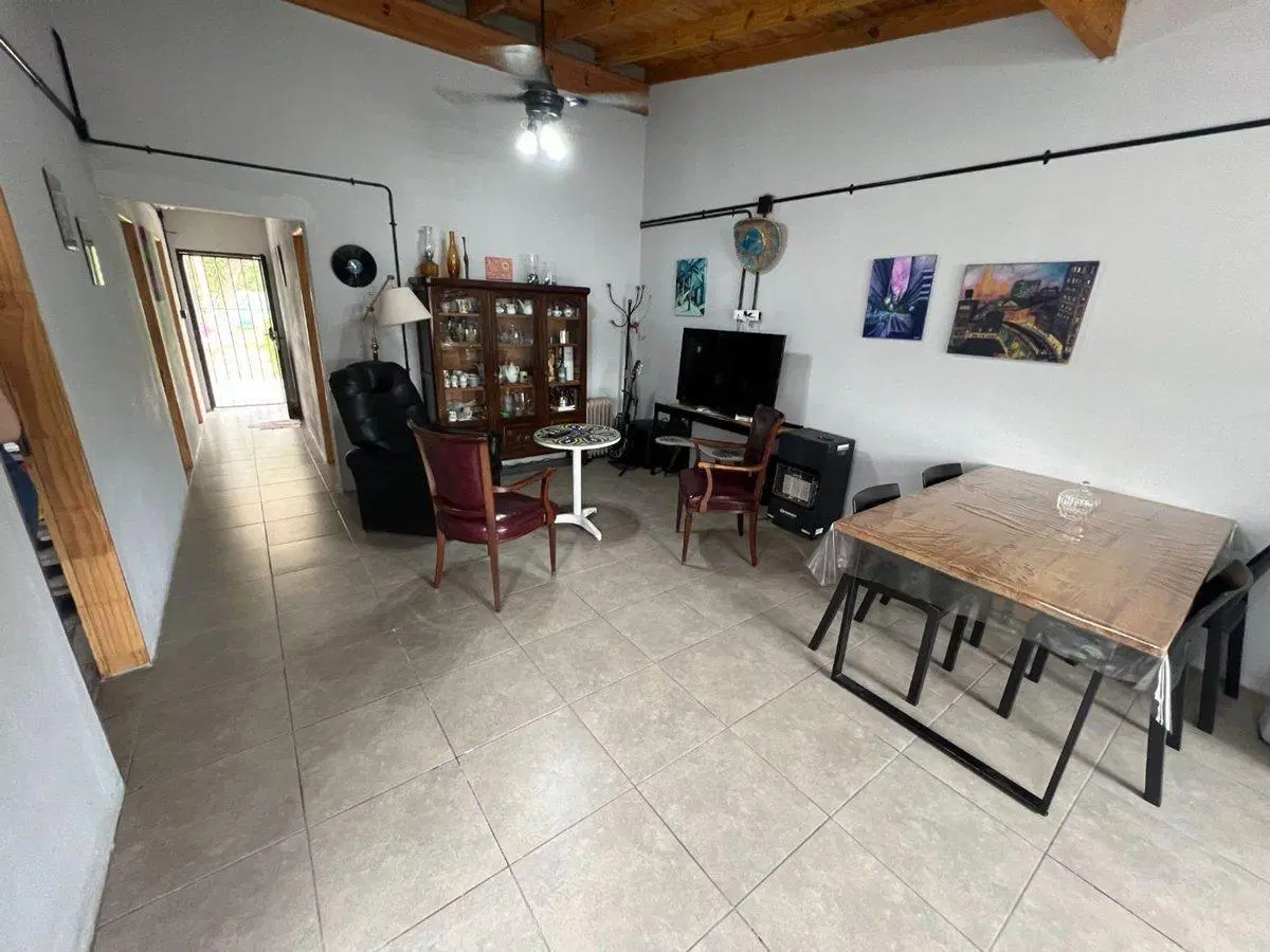 Casa PH venta 4 amb Brandsen con cochera y jardín 4