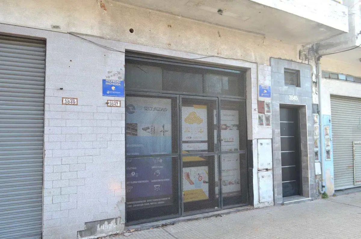 VENTA LOCAL COMERCIAL CIUDADELA CORONEL PERIN 8