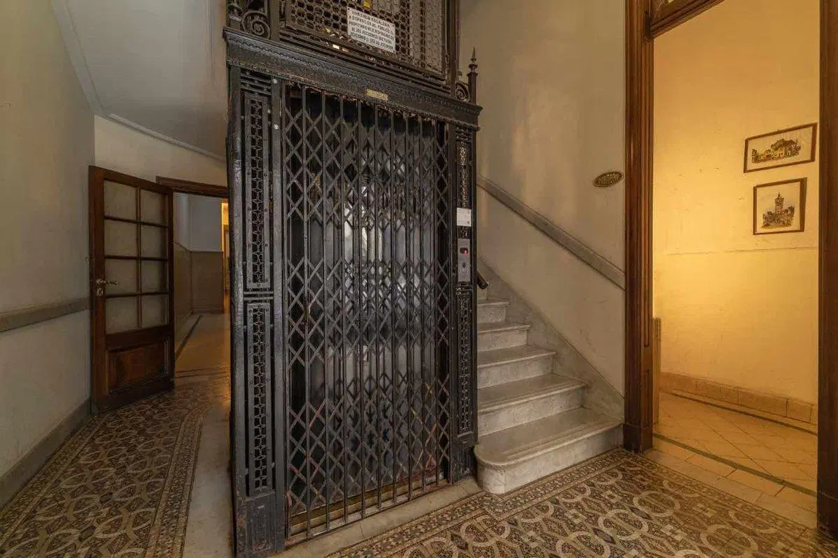 VENTA SEMI PISO 4 AMBIENTES MUY LUMINOSO SAN TELMO 3