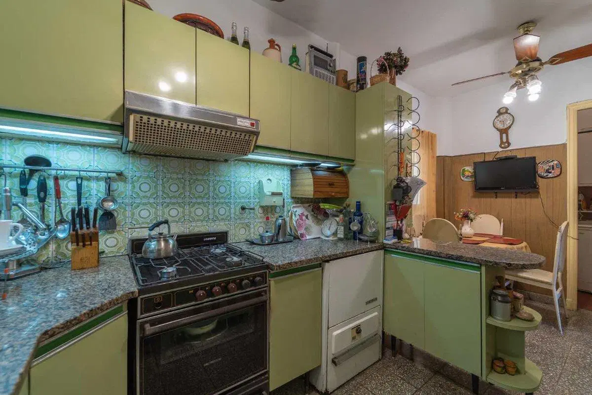 VENTA SEMI PISO 4 AMBIENTES MUY LUMINOSO SAN TELMO 3