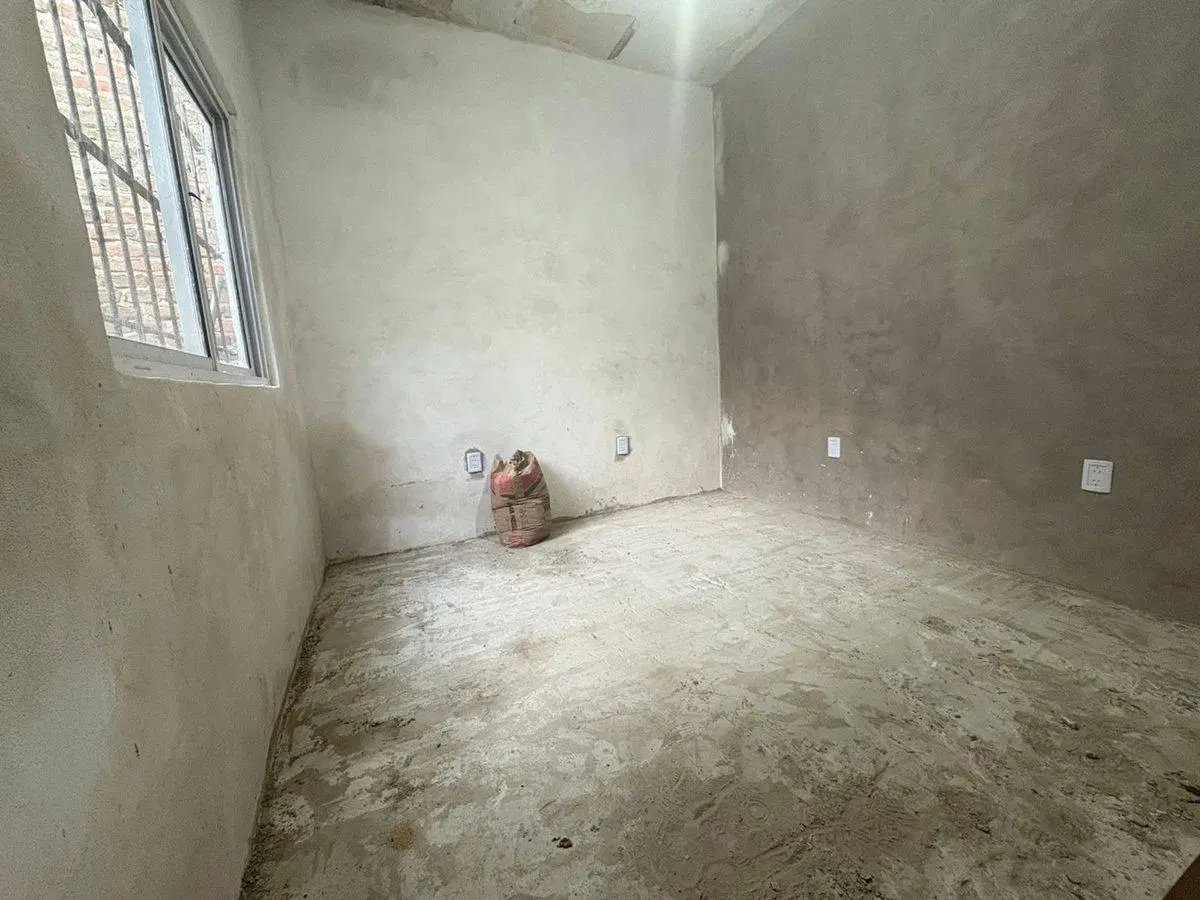 VENTA CASA 4 AMB CON PATIO Y GARAGE EN V. LOPEZ 4