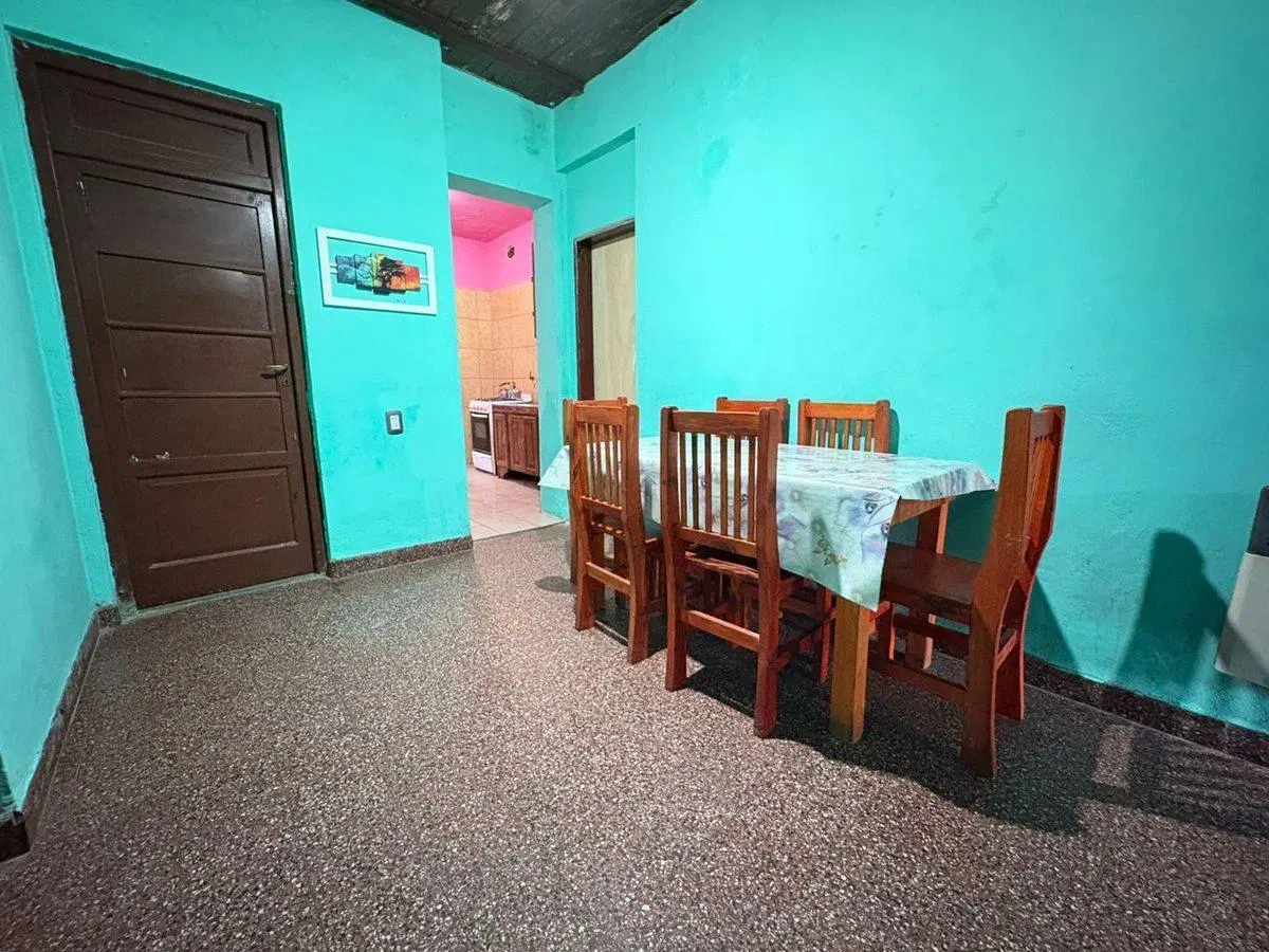 VENTA CASA 4 AMB CON PATIO Y GARAGE EN V. LOPEZ 2