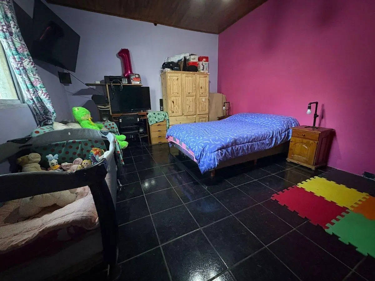 VENTA CASA 4 AMB CON PATIO Y GARAGE EN V. LOPEZ 5
