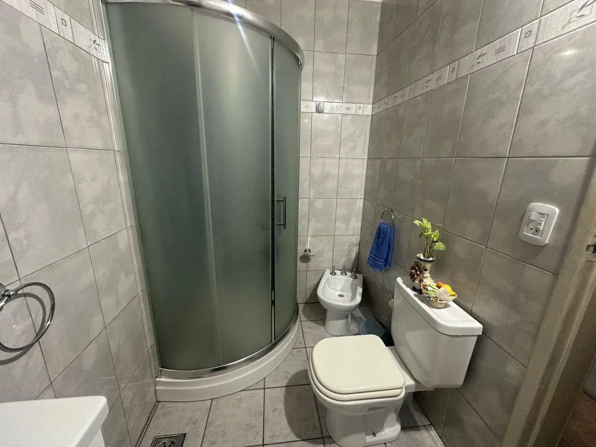 CASA EN VENTA 6 AMB JARDIN TERRAZA Y GARAGE 2