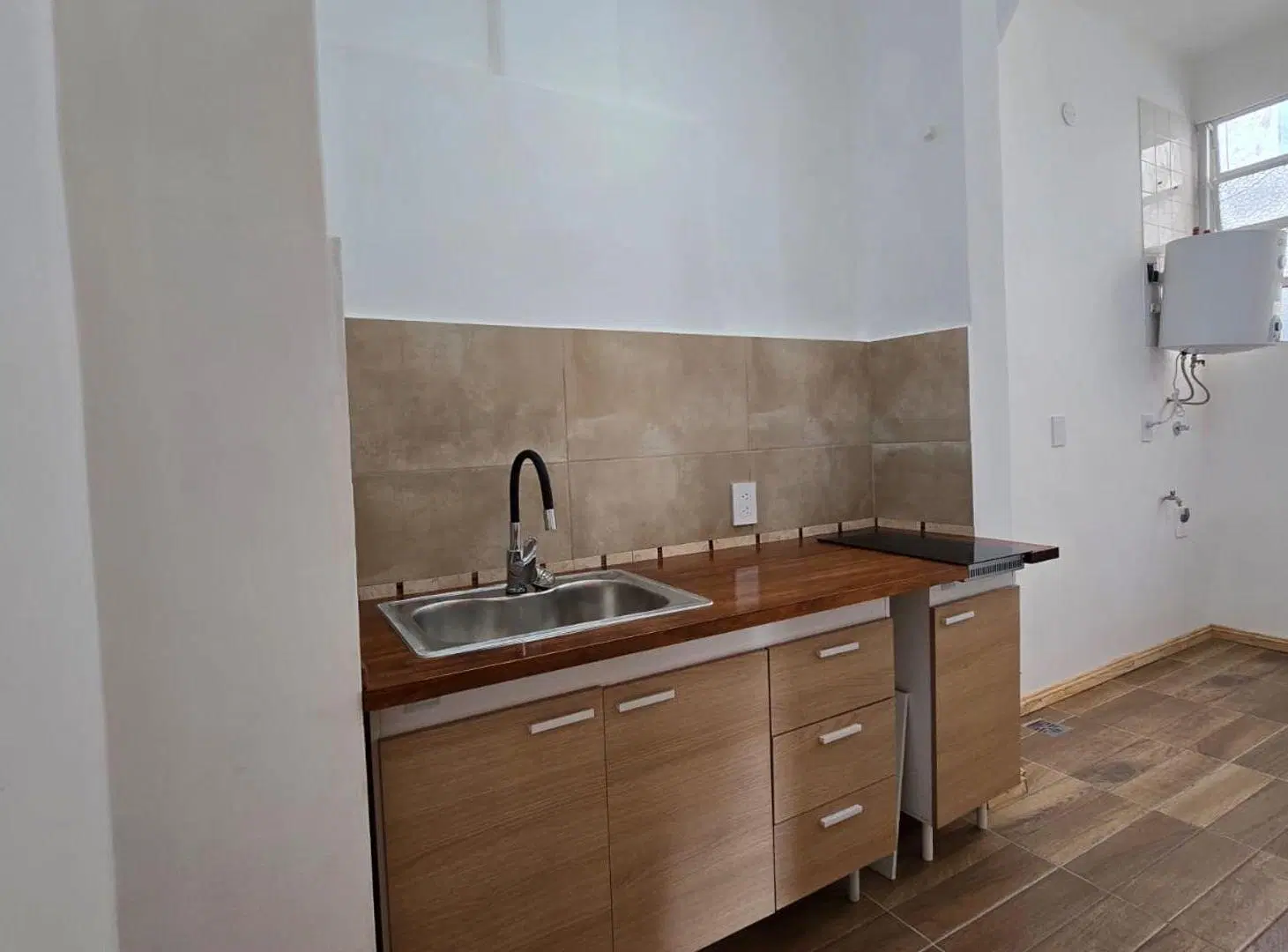 VENTA DEPARTAMENTO 4 AMB FRENTE TODO SOL ABASTO 8