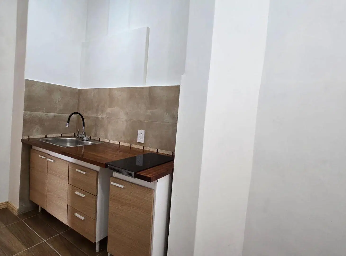 VENTA DEPARTAMENTO 4 AMB FRENTE TODO SOL ABASTO 5