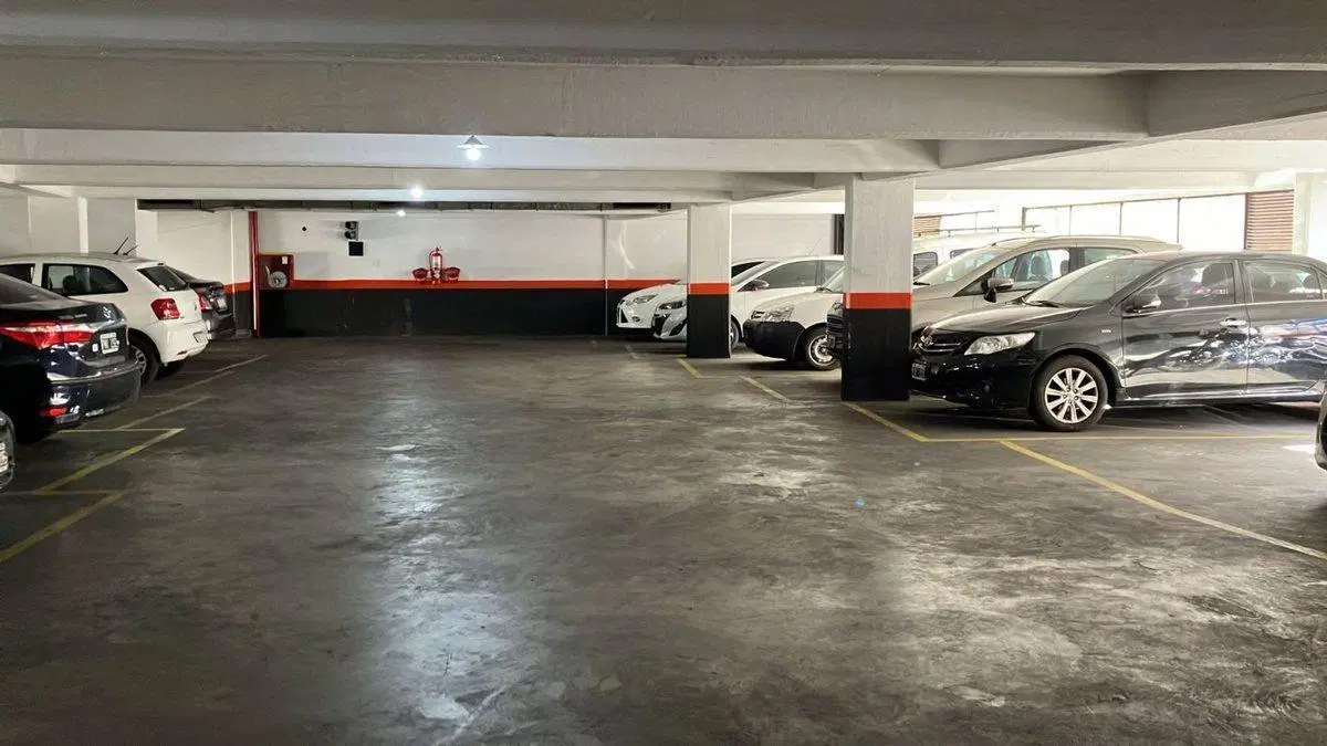 VENTA COCHERA FIJA CUBIERTA GRANDE RECOLETA 2