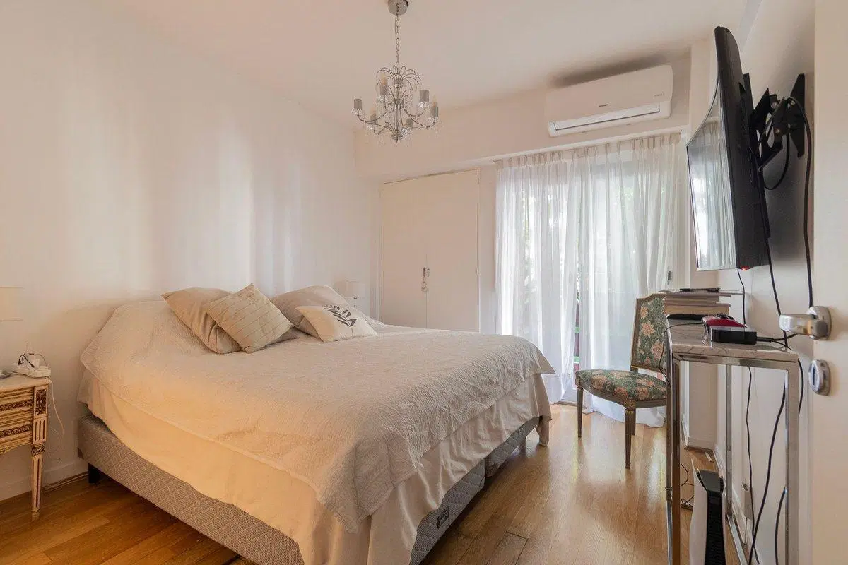 Venta 4 ambientes cochera balcón depend Cañitas 4