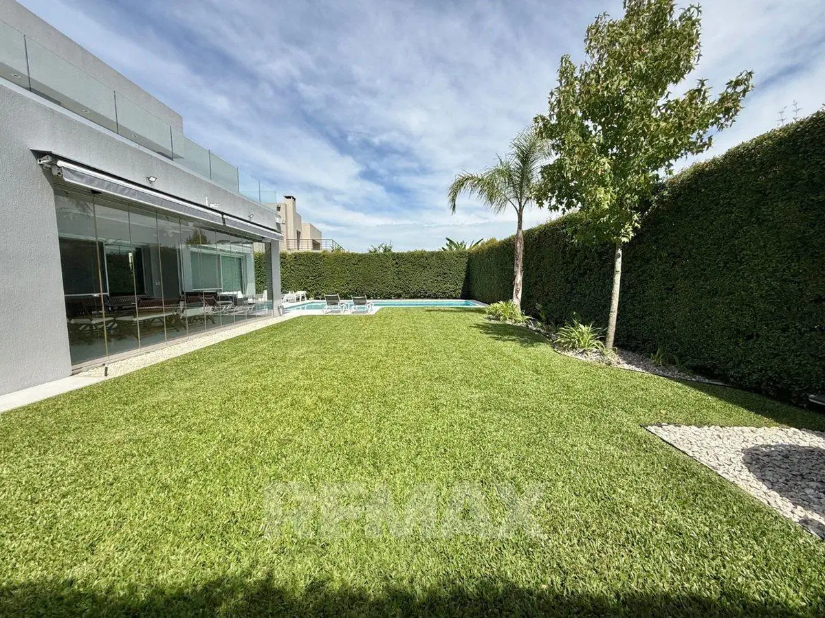 CASA 6 AMB BARRIO AYRES PLAZA PILAR PREMIUM 2