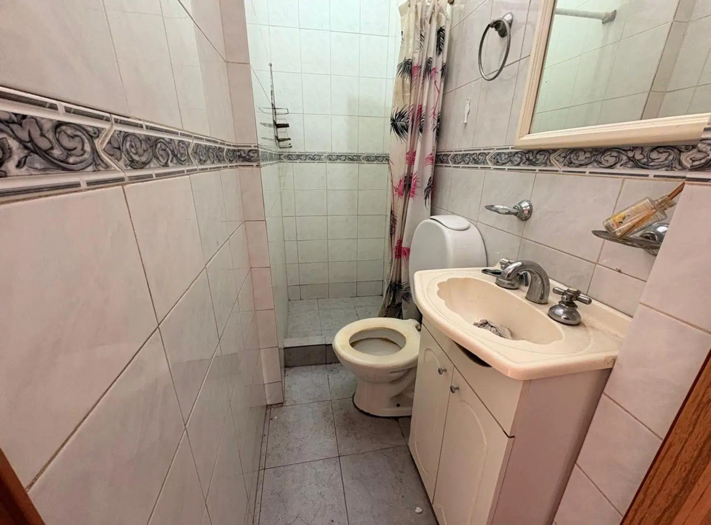 VENTA CASA 3 AMB CON PILETA Y COCHERA V. ADELINA 5