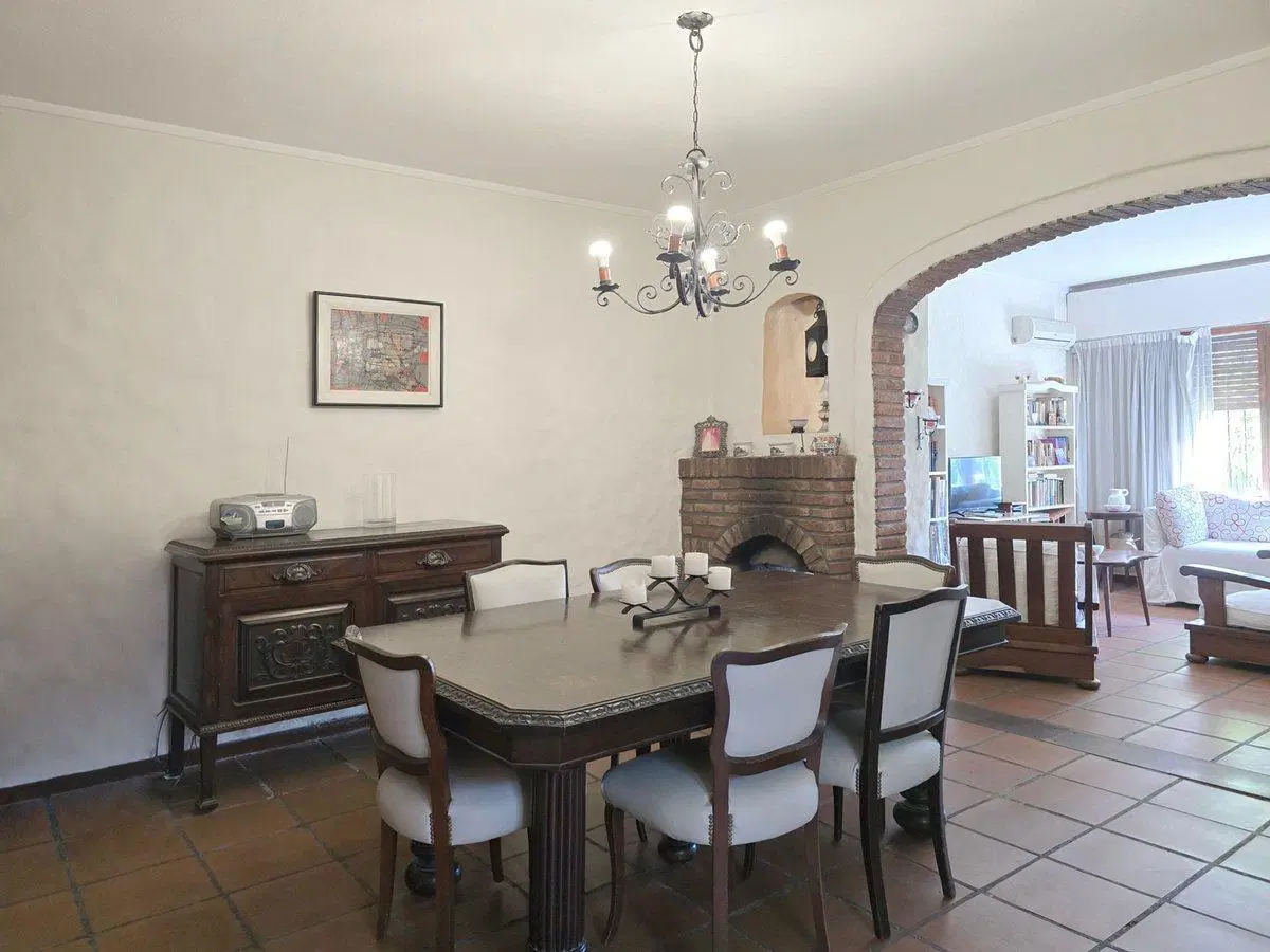 CASA 5 AMBIENTES CON COCHERA Y PILETA SAN ISIDRO 2