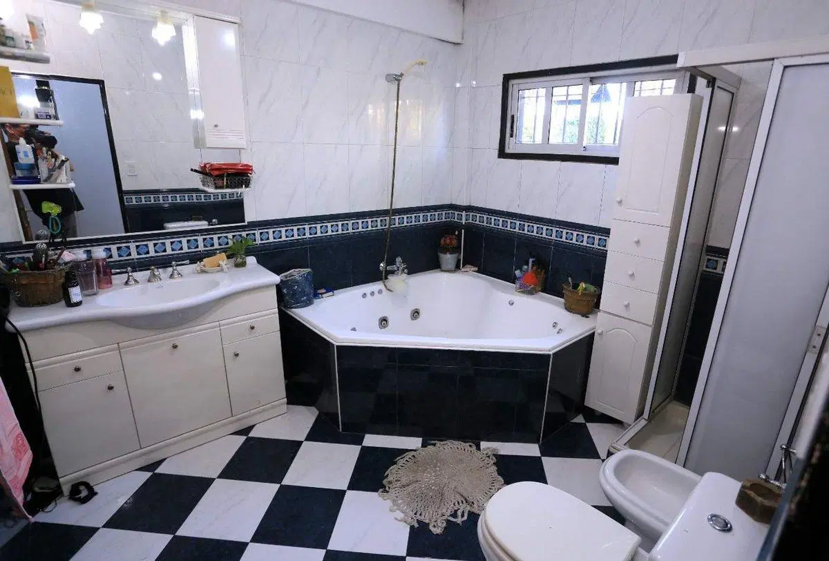Vta. Hermosa Casa 6 amb. Haedo B. Güemes. c/pileta 5