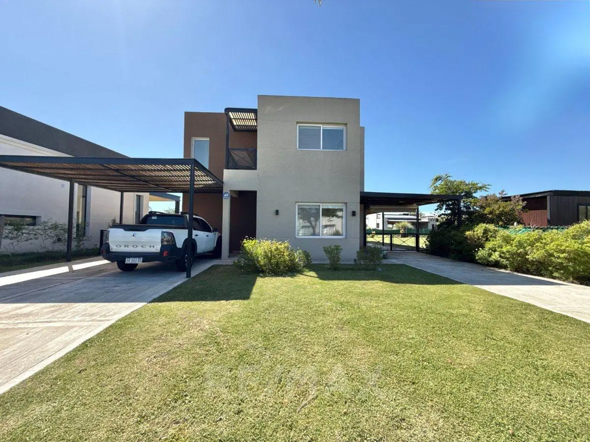 CASA 2 PLANTAS BARRIO SAN RAMON PILETA GALERIA 5
