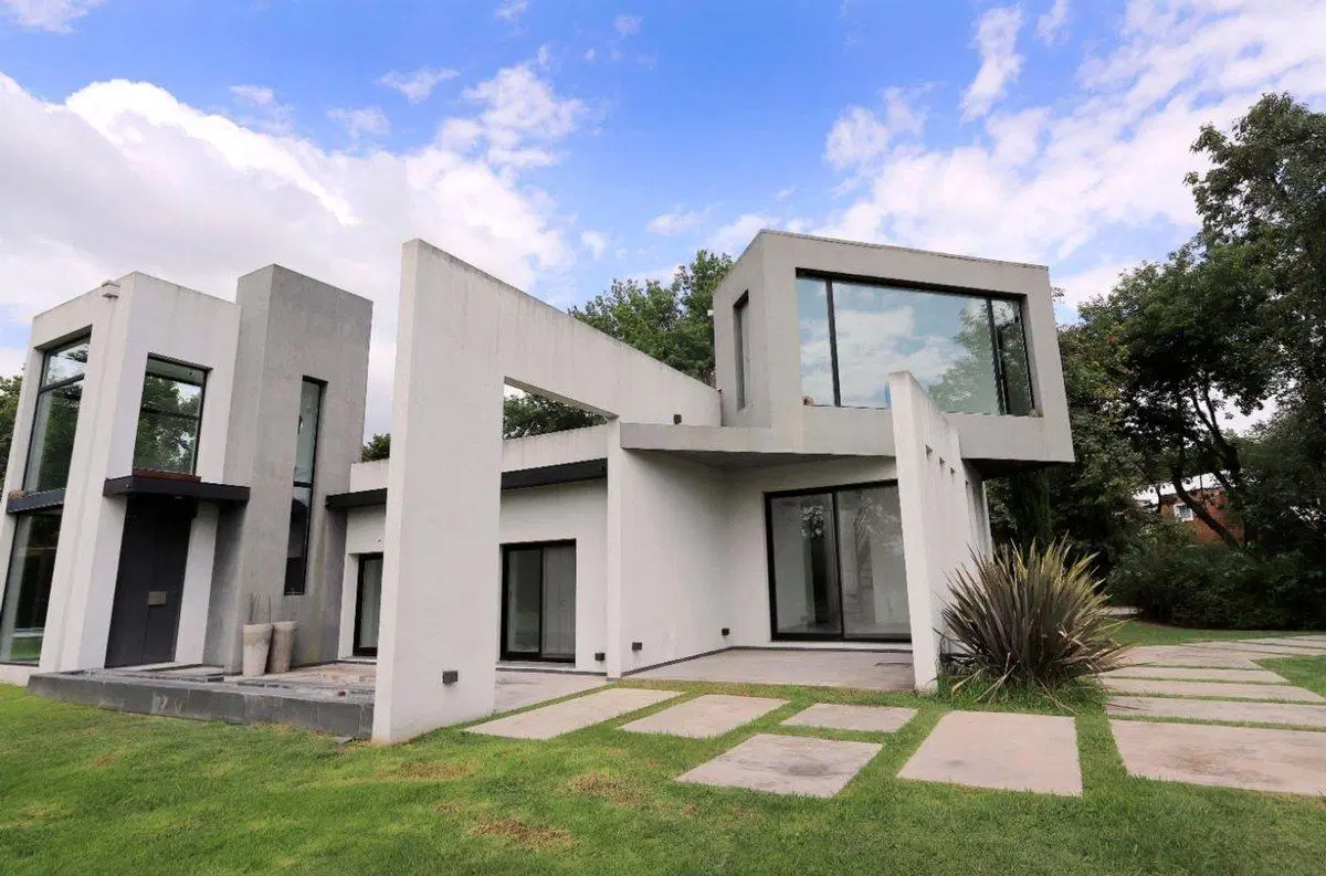 VENTA CASA 5 AMB. LOTE VISTA AL GOLF 1700 M2 2