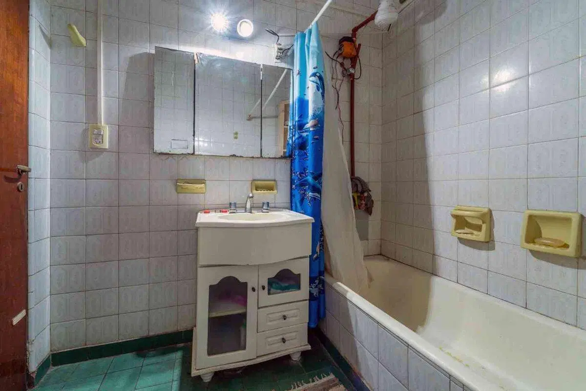 VENTA CASA 2 AMBIENTES CON COCHERA VILLA DE MAYO 5