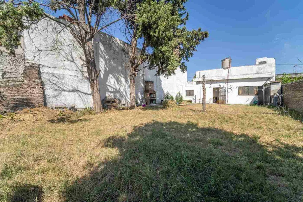 VENTA CASA 2 AMBIENTES CON COCHERA VILLA DE MAYO 3