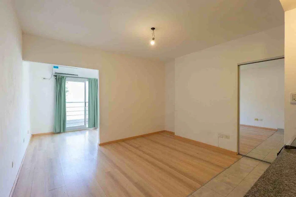 ALQUILER MONOAMBIENTE CON BALCON VILLA ORTUZAR 3