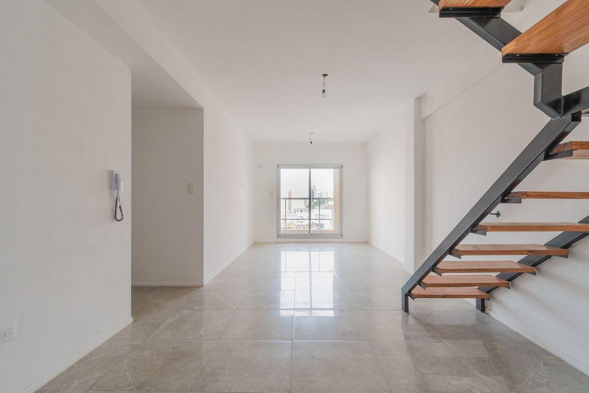 VENTA 3 AMB BALCON Y TERRAZA PROPIA CIUDADELA