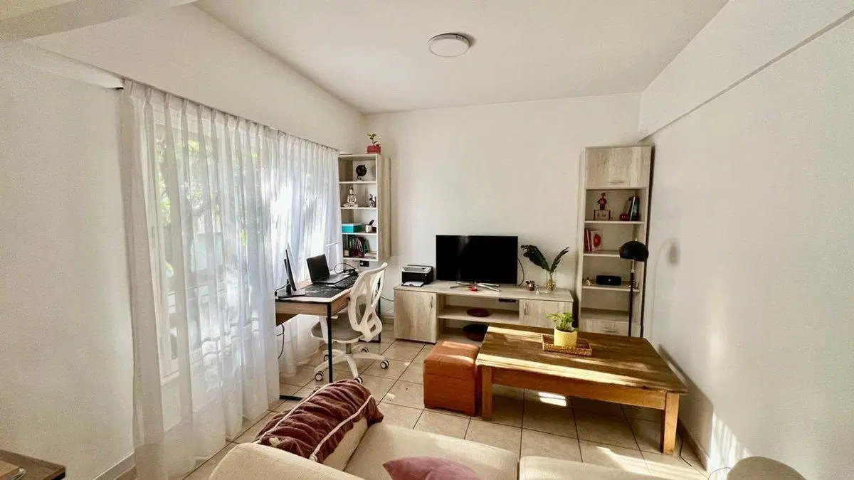 EN VENTA 2 1/2 AMBIENTES AV. CABILDO Y AV. LACROZE 8