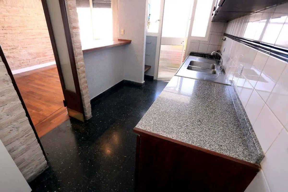 VENTA DPTO 3 AMB COCHERA ADICIONAL APTO CDTO BELG. 8