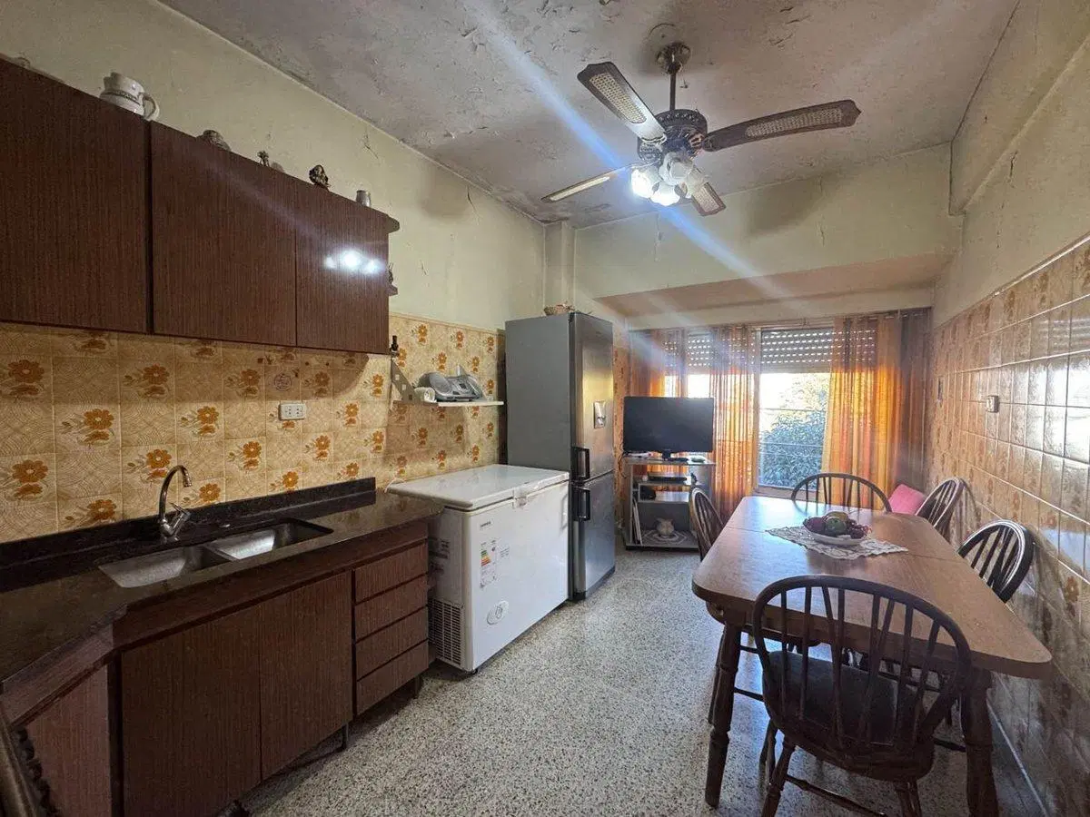 Venta casa Martelli multifamiliar local y cochera 5