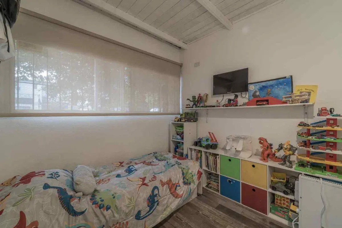 VENTA CASA 4 AMBIENTES CON PATIO VILLA ADELINA 5