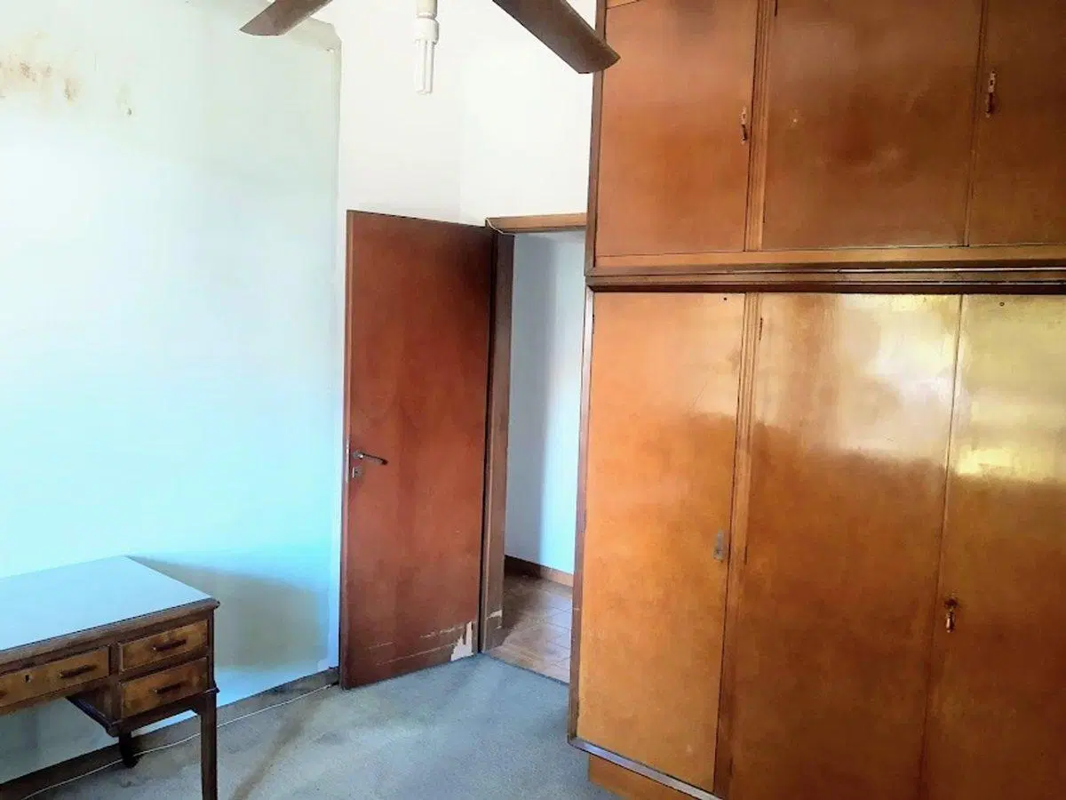 CASA EN VENTA EN TEMPERLEY CON JARDIN Y 2 LOCALES 5