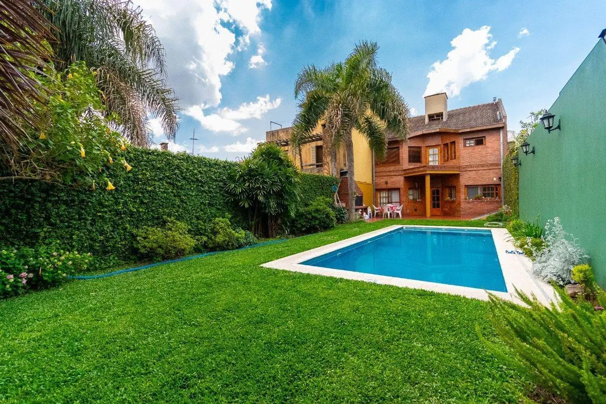 VENTA CASA 4 AMB JARDIN  PISCINA GARAGE SAENZ PEÑA 4