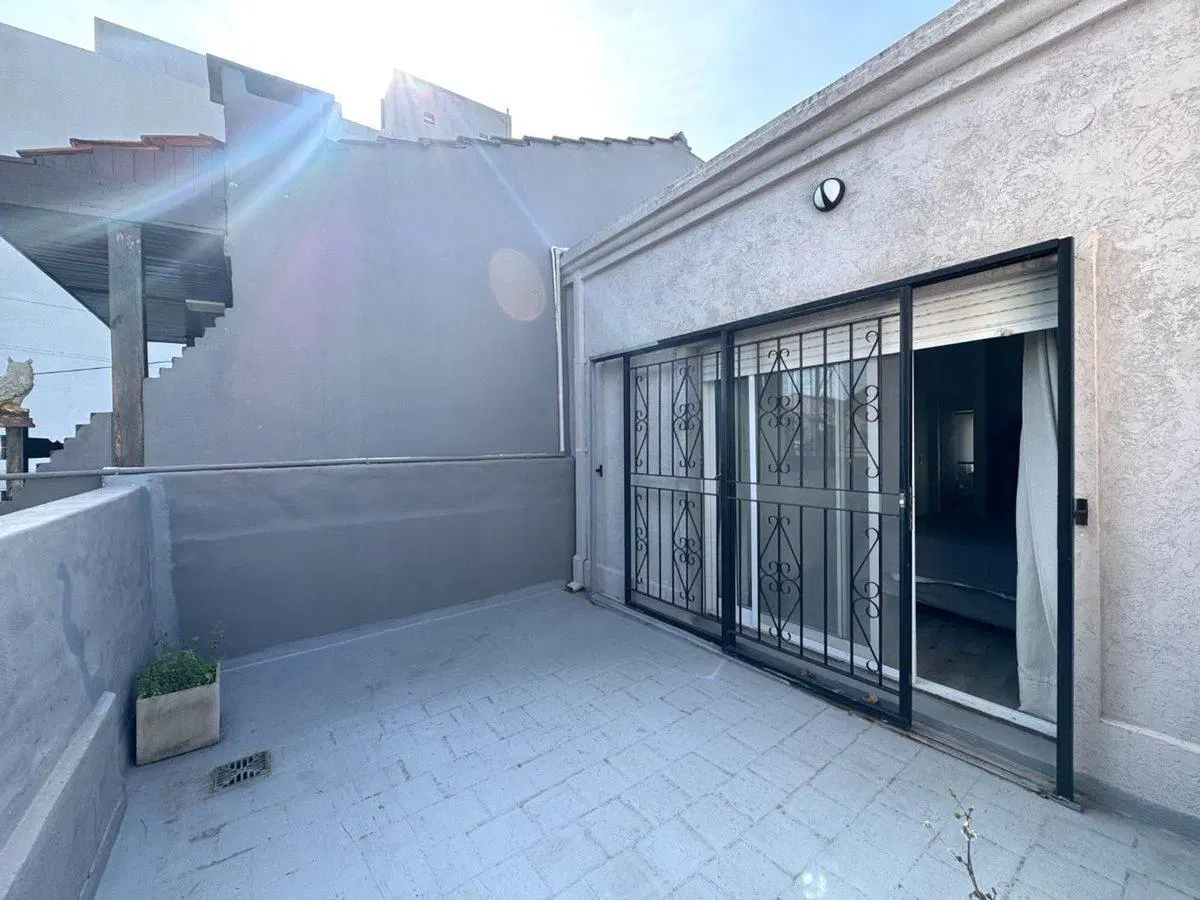 Venta casa 5 amb Olivos con jardín y cochera 8
