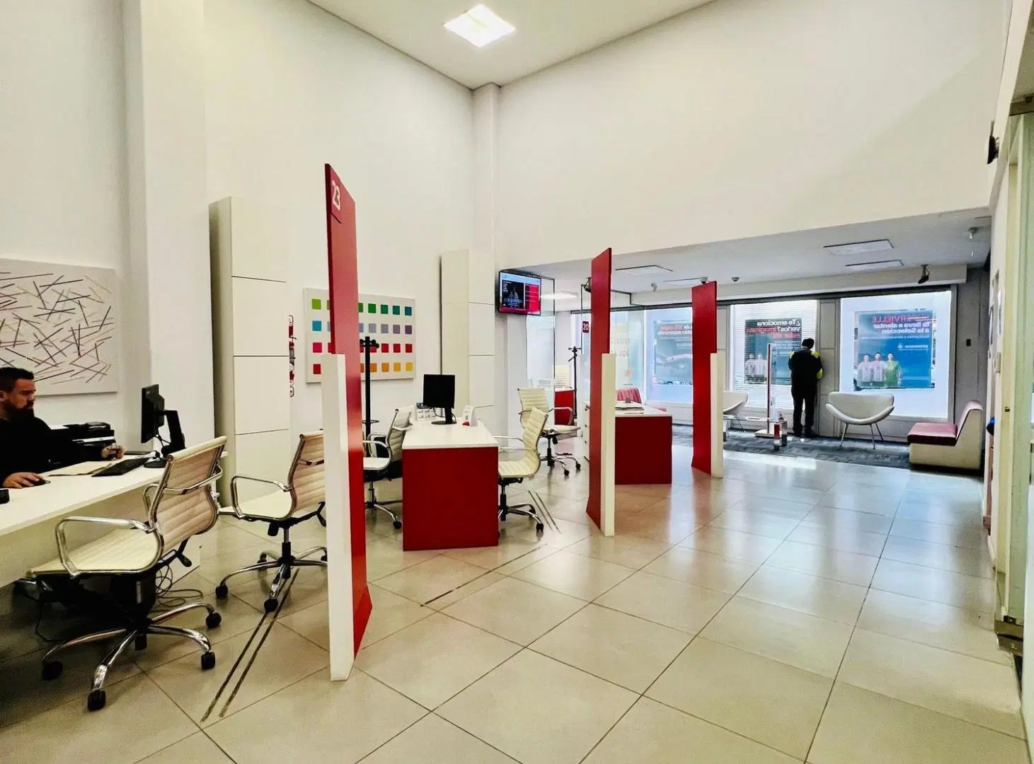 Alquiler Local Comercial Retiro sobre Av. Cordoba 2